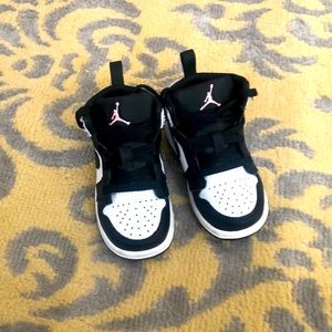 Toddler Jordan 1 Sz 6 Pre Loved Smoke Free.